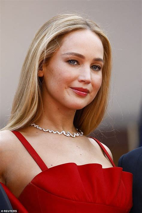 All the Gorgeous Fashion and Beauty Looks From Jennifer .